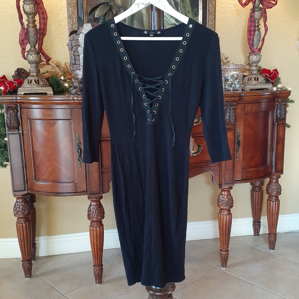 NWOT Lace-Up Bodycon Midi Dress